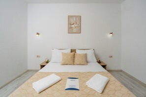 Family Apartment, Balcony | Desk, free WiFi, bed sheets