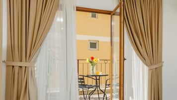 Family Apartment, Balcony | Dining