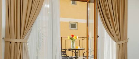 Family Apartment, Balcony | Dining