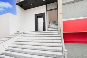 House | Reception - Super Townhouse Narholi Bridge Mathura (Mathura)