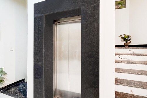 Super Townhouse Narholi Bridge Mathura