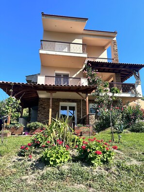 Exterior - Nouli's Mountainview Haven (Nikiti  Chalkidiki)