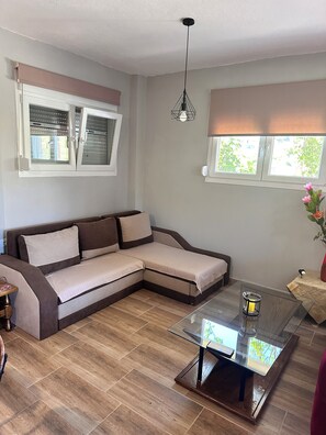 Living area - Nouli's Mountainview Haven (Nikiti  Chalkidiki)