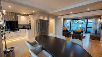 تناول الطعام