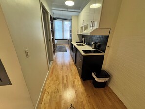 Private kitchen - Fully Furnished Private Studio Loft Free Utilities Elevator (Hartford)