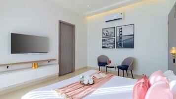 Deluxe Villa, Balcony, Garden View | Iron/ironing board, free WiFi