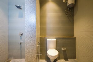 Villa Deluxe, balcón, vista al jardín | Baño