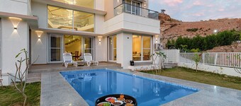 ELIVAAS Shourya Elite Sereno 4 BHK Villa