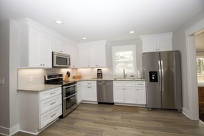 Private kitchen - 2.5 Miles to Pinehurst Resort, Private Cottage on 2-Acres (Aberdeen)