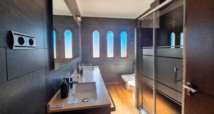 Cozy bungalow with plunge pool, close to the sea, with all amenities