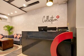 House | Lobby - Deluxehotel Palm Tree (Bengaluru)