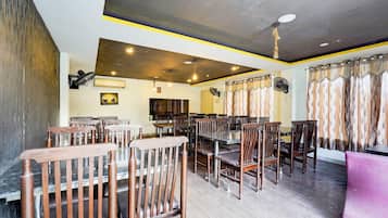 House | Dining