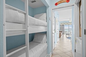 1 bedroom, iron/ironing board, free WiFi, bed sheets - Beachfront condo, steps to the beach with pool & gulf views! (Gulf Shores)