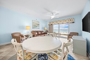 Smart TV - Beachfront condo, steps to the beach with pool & gulf views! (Gulf Shores)