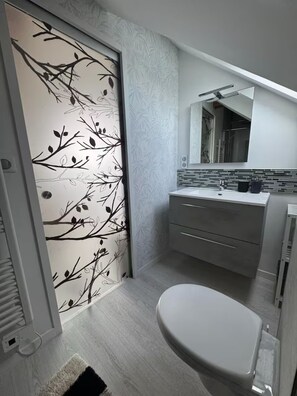 Shower, hair dryer, towels, toilet paper - Villa 6pers sea view, swimming pool and jacuzzi, Le Pouldu (Clohars-Carnoët)