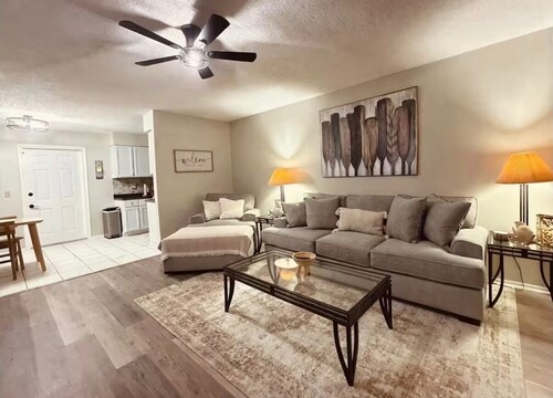 Rainbow river retreat-Spacious 3 bedroom home on oversize lot. Bring your boat!