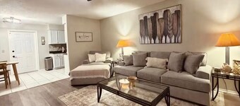 Rainbow river retreat-Spacious 3 bedroom home on oversize lot. Bring your boat!