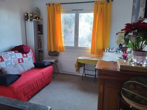 Living area - T2 between lake and mountains (Savines-le-Lac)