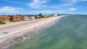 Apartment - Oceanview 3B Condo w Beach Access Heated Pool (Holmes Beach)