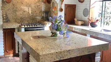 House | 4 bedrooms, Internet