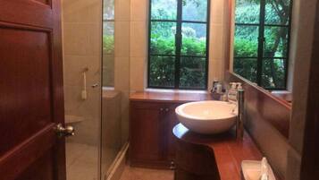 House | 4 bedrooms, Internet