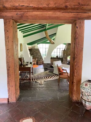 House - w Charming 4BR Getaway w Pool BBQ Clay Oven (Chaclacayo)