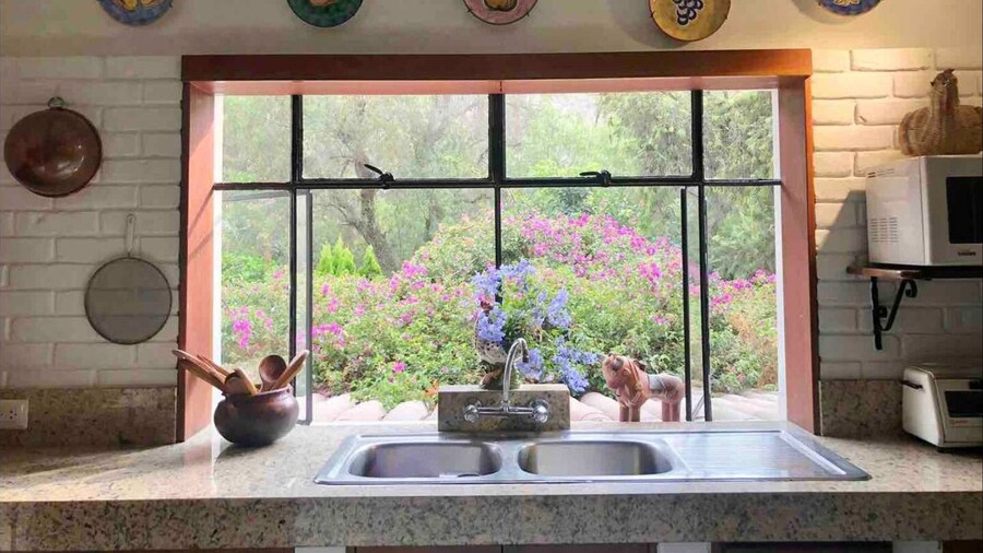 w Charming 4BR Getaway w Pool BBQ Clay Oven