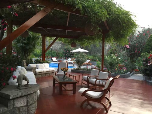w Charming 4BR Getaway w Pool BBQ Clay Oven