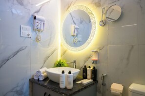 Bathroom - Alaya Stays Evara Serene 4BHK Villa (Mussoorie)