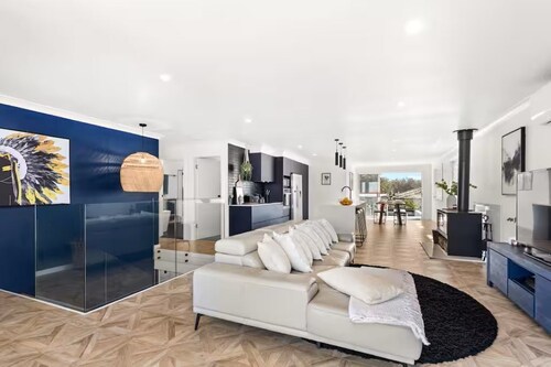 Harrington Escape, 63 Beach street