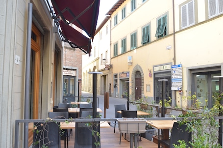 Exterior. DomuS Miniato