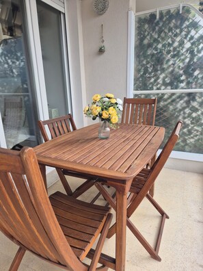 Outdoor dining - FRGK Fauvette, sea view apartment (Cannes)