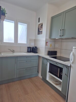 Private kitchen - FRGK Fauvette, sea view apartment (Cannes)