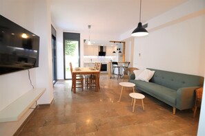Living area - Family Oasis in Fenals: Large Terrace 90m², Swimming Pool and Private Parking (Lloret de Mar)