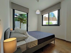 3 bedrooms, iron/ironing board, WiFi, bed sheets - Family Oasis in Fenals: Large Terrace 90m², Swimming Pool and Private Parking (Lloret de Mar)