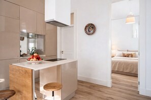 Kühlschrank, Herdplatte, Geschirrspüler