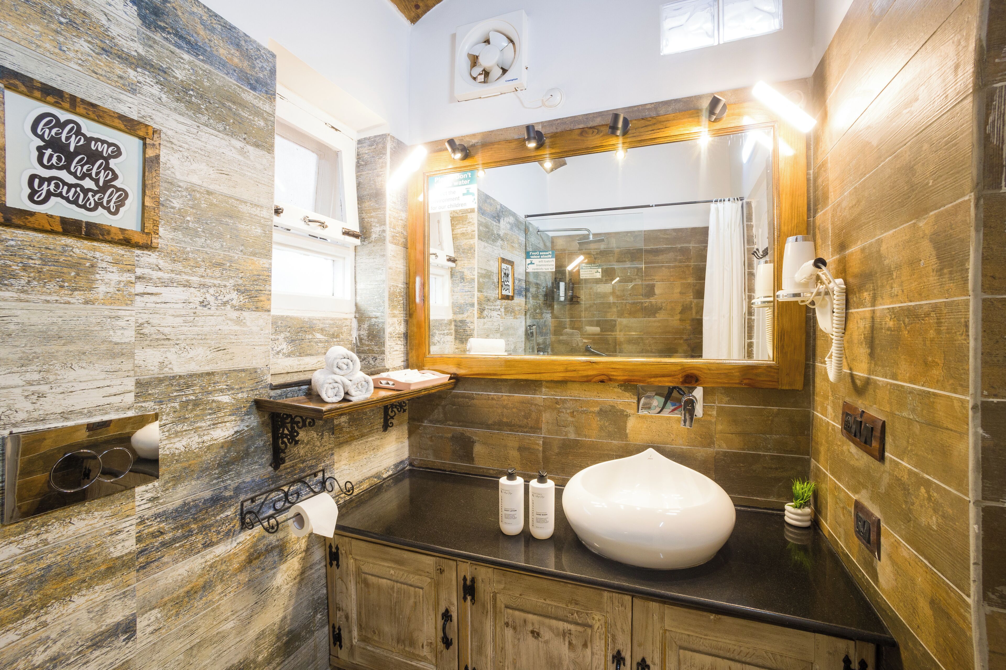 Deluxe Villa, Balcony, Courtyard View | Bathroom | Slippers