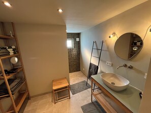 Bathroom - Vrbo Property (Schweigen-Rechtenbach)