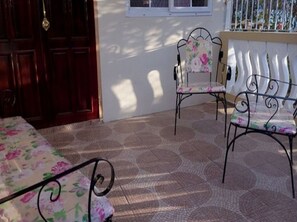 Room, 1 Bedroom, Smoking, Patio | Terrace/patio - Room-room With Queen Size Bed (Falmouth)