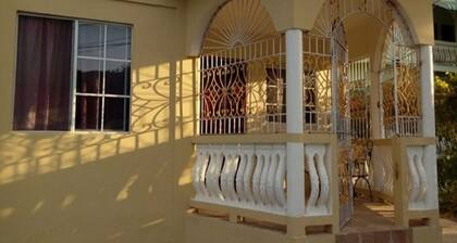 Room-room With Queen Size Bed
