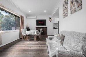 TV - 3BR2BA house in Glen Waverley Parking WIFI (Glen waverley)
