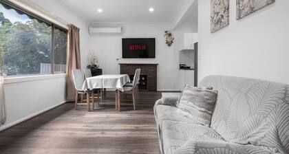 3BR2BA house in Glen Waverley Parking WIFI