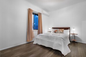 3 bedrooms, desk, iron/ironing board, WiFi - 3BR2BA house in Glen Waverley Parking WIFI (Glen waverley)