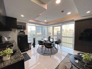 Interior - Hive Loft 2BR BGC w/ Free Parking + Skyline View (Taguig)