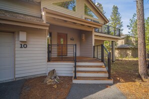 Exterior detail - North End Getaway with Access to Exclusive Golf (Sunriver)