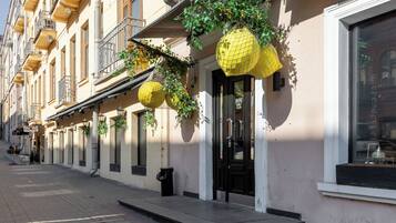 Mặt tiền nơi lưu trú