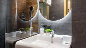 LĂ€genhet Superior - utsikt mot staden | Badrum