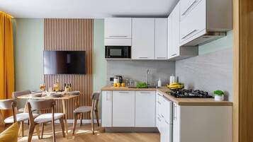 Superior Apartment, City View | Private kitchen