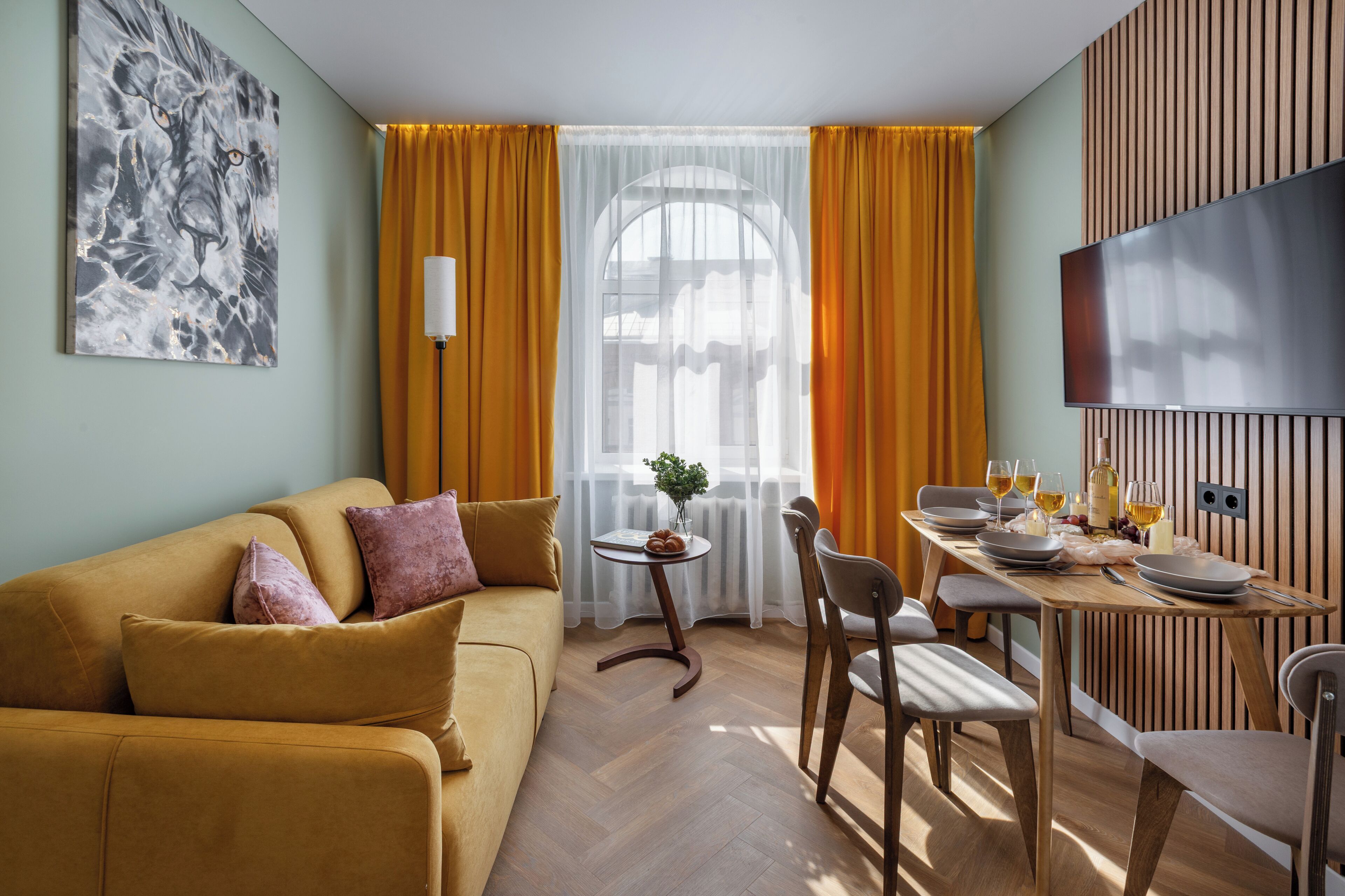 Superior Apartment, City View | Living area | 40-inch TV with cable channels