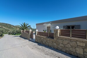 Property grounds - Victoria Luxury Residence (Κίσσαμος)